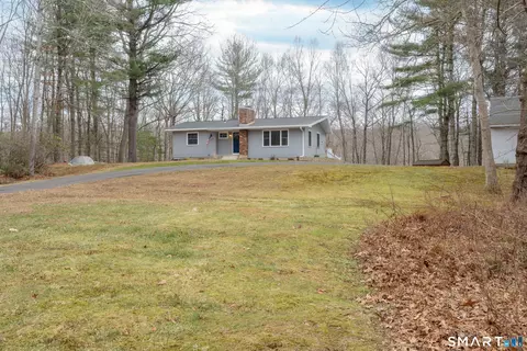 18 Alexander Rd, Colchester, CT 06415