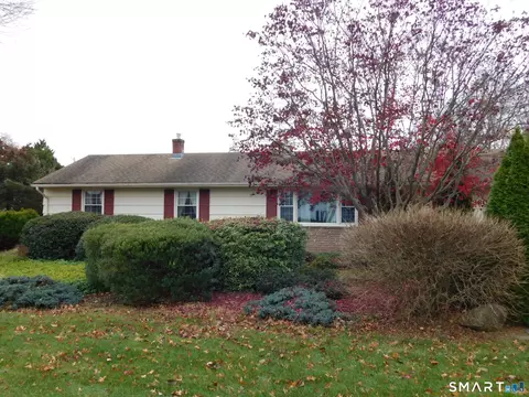360 Narrow Ln, Orange, CT 06477