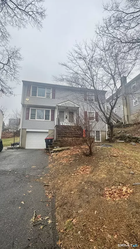 4 Truman Ct, Norwalk, CT 06854