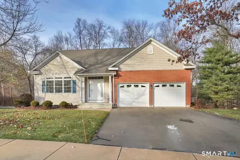 102 Lavender Ln #102, South Windsor, CT 06074