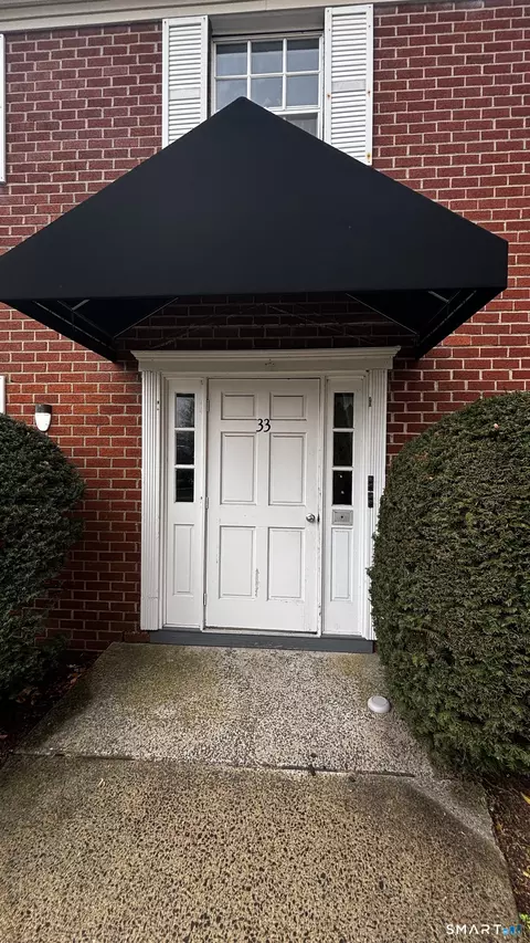 50 Greenhouse Rd #33C, Bridgeport, CT 06606