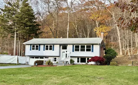 50 N Glenwoods Rd, Gales Ferry, CT 06335