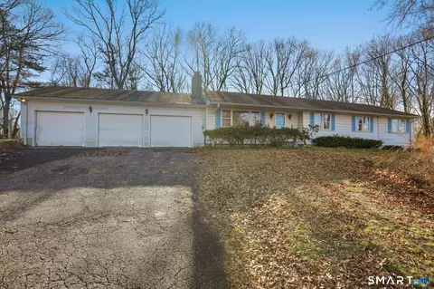 18 Osborne Hill Rd, Sandy Hook, CT 06482