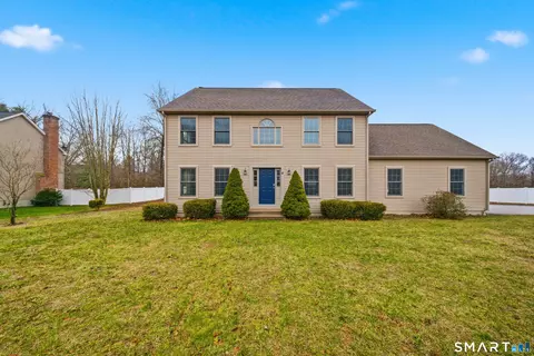 4 Valley Brook Rd, Moodus, CT 06469