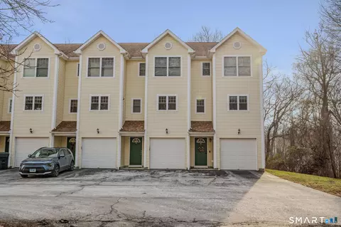 527 W Thames St #78, Norwich, CT 06360