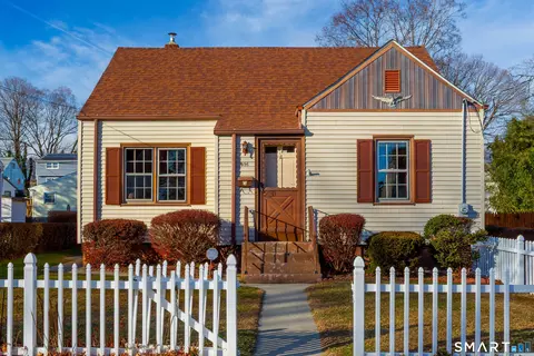 496 Burnsford Ave, Bridgeport, CT 06606