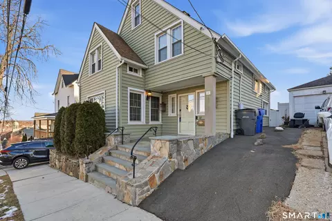 22 Robinson Ave, Danbury, CT 06810