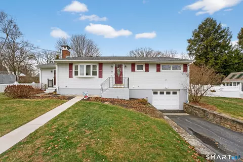 18 Evergreen St, Norwich, CT 06360