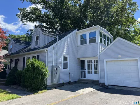 32 Woodland St, Plainville, CT 06062