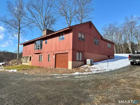 9 Dara Ln, Granby, CT 06060