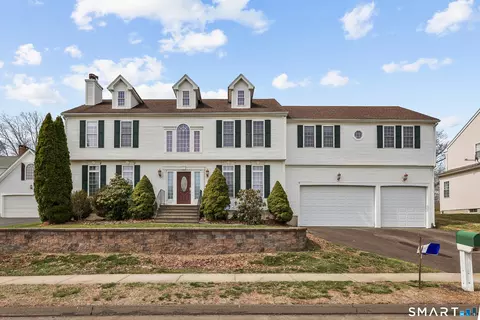 87 Wanda Ln, Middletown, CT 06457