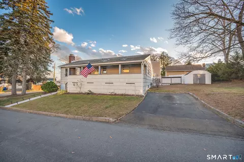 17 Hazel St, Fairfield, CT 06825