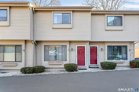 2 Dover St #5, Norwalk, CT 06850