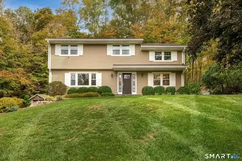 53 Riverside Dr, Ridgefield, CT 06877