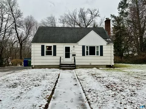 932 Worthy St, Windsor, CT 06095