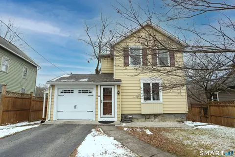 52 Jefferson Ave, Danbury, CT 06810