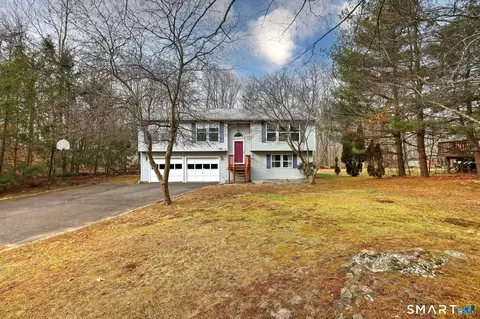 95 Donovan Rd, Naugatuck, CT 06770