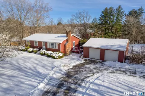 849 Hoop Pole Rd, Guilford, CT 06437