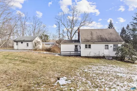 65 Weekeepeemee Rd, Bethlehem, CT 06751