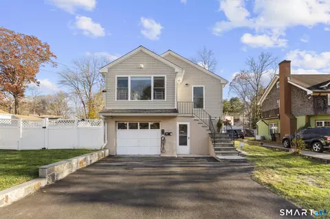 19 Barmore Dr E, Stamford, CT 06905