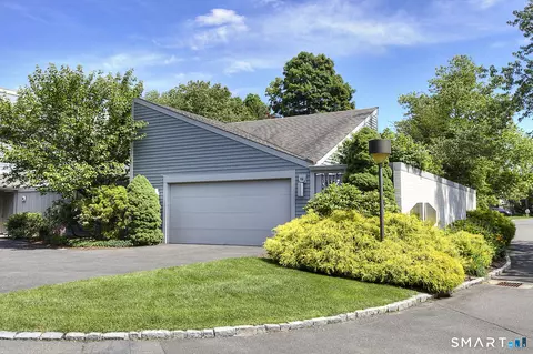 112 Harvest Cmns #112, Westport, CT 06880
