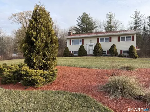 131 Pocono Rd, Brookfield, CT 06804
