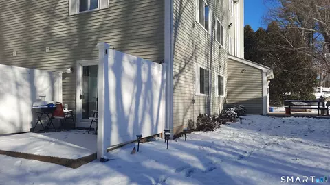 72 Perry St #143, Putnam, CT 06260