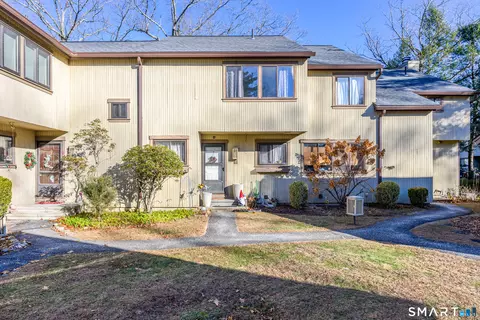 5 Upper Cmns, Woodbury, CT 06798