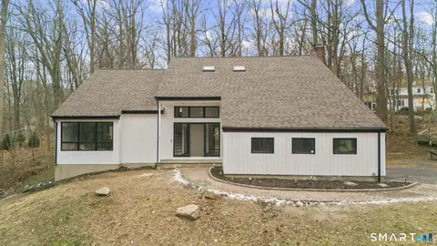 108 Ferndale Dr, Easton, CT 06612