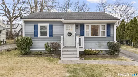 24 Yates St, West Haven, CT 06516