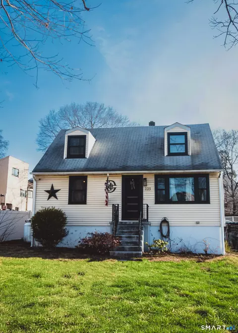 223 Hillandale Ave, Stamford, CT 06906