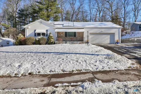 155 Ferguson Rd, Manchester, CT 06040