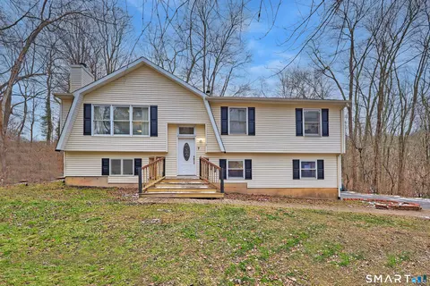 7 Circuit Ave, Watertown, CT 06795