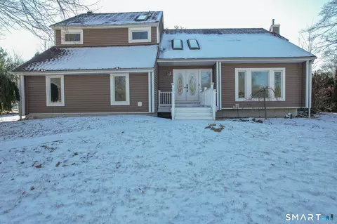 21 Derek Ln, Windsor, CT 06095