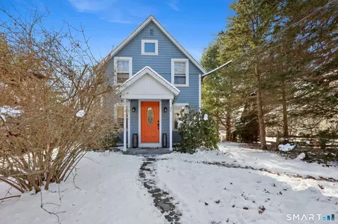 24 Railroad Ave, Madison, CT 06443