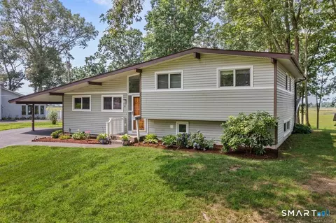 41 Briarwood Dr, Old Saybrook, CT 06475