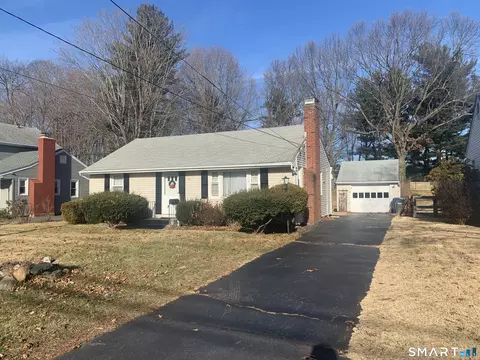 27 Lydall St, Manchester, CT 06042