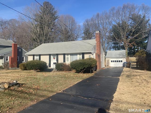 27 Lydall St, Manchester, CT 06042