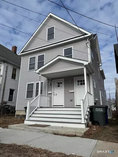 695 Shelton St, Bridgeport, CT 06608