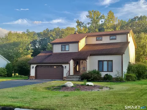 123 Country Club Dr, Windsor, CT 06095