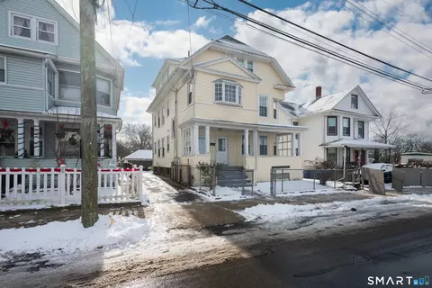 22 Roosevelt St, Bridgeport, CT 06608