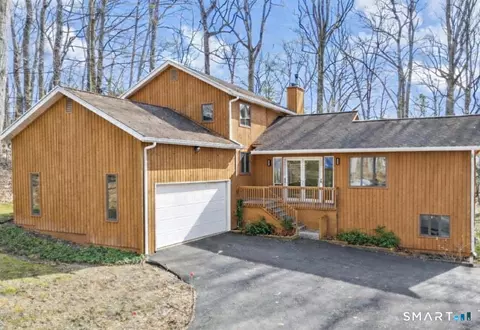 17 Tibbets Rd, Seymour, CT 06483