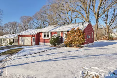 52 Hillside St, Meriden, CT 06451
