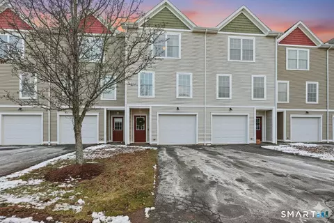 55 Columbus Blvd #14, Southington, CT 06489