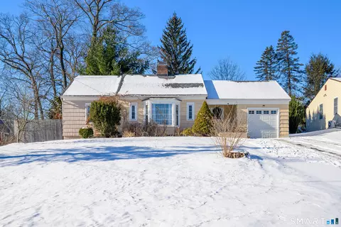 8 First Street Ext, Danbury, CT 06810