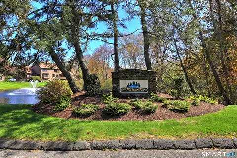 14 Deepwood Cir #14, Monroe, CT 06468
