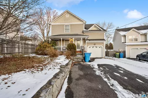 27 Amber Pl, Waterbury, CT 06705