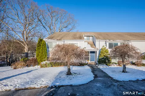 79 Brookwood Dr #A, Rocky Hill, CT 06067