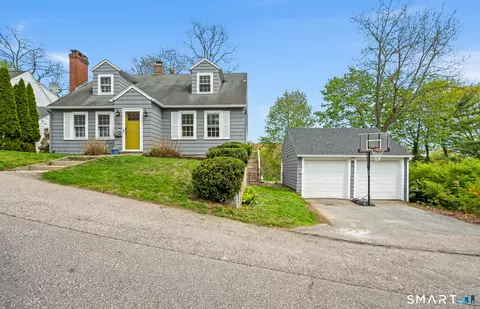 34 Harland Pl, Norwich, CT 06360
