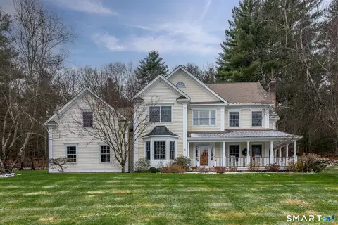 52 Steeple View Ln, Woodbury, CT 06798